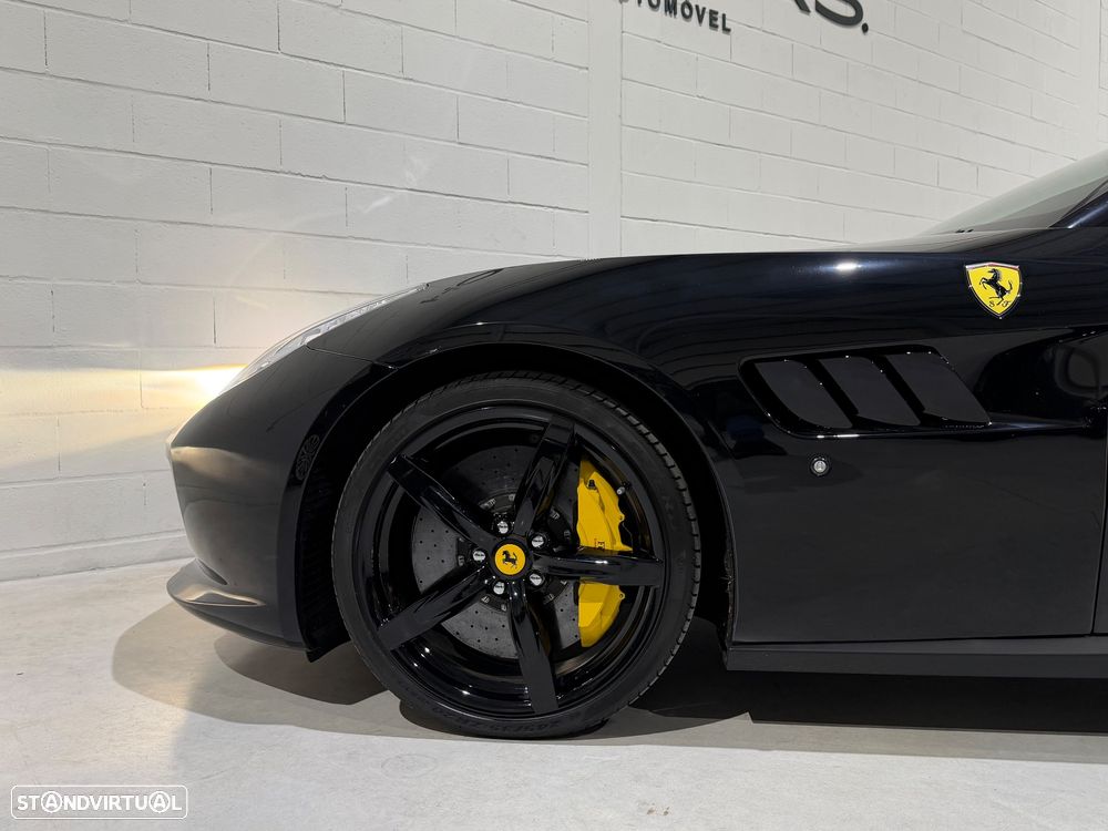 Ferrari GTC4 Lusso - 25