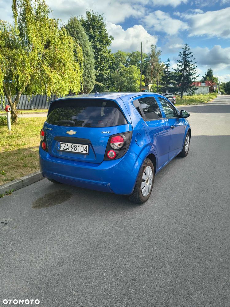 Chevrolet Aveo - 4