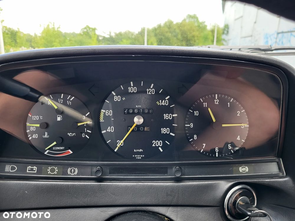 Mercedes-Benz W123 - 8