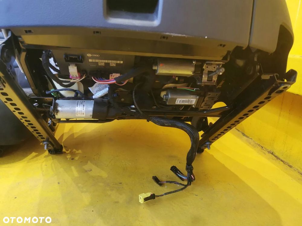 VW Touareg II 7P FOTELE FOTEL KANAPA BOCZKI TUNEK GRZANE CZARNE 12r. - 9