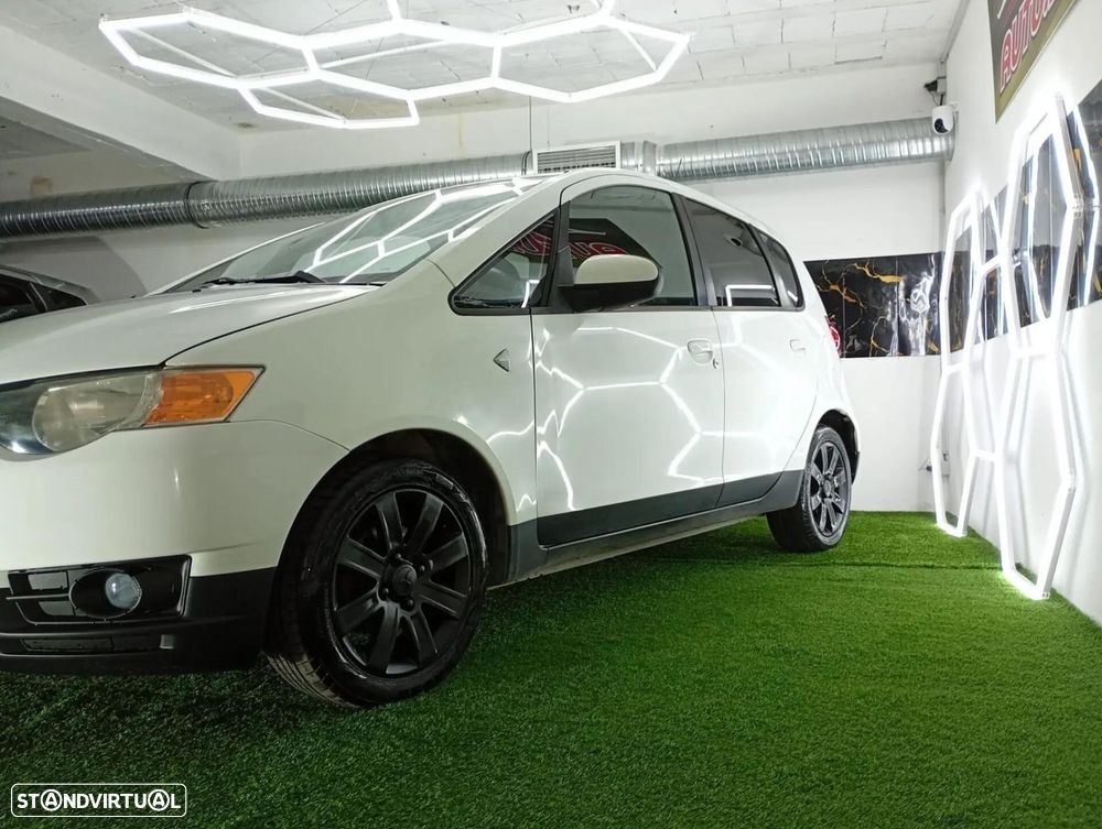 Mitsubishi Colt - 5