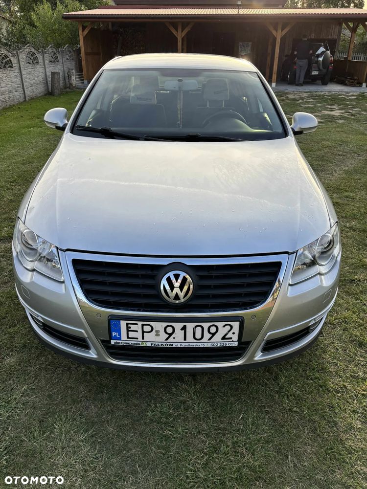 Volkswagen Passat - 2