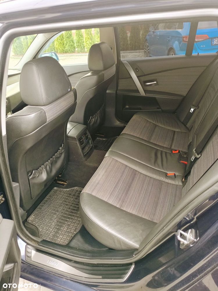 BMW Seria 5 523i - 10