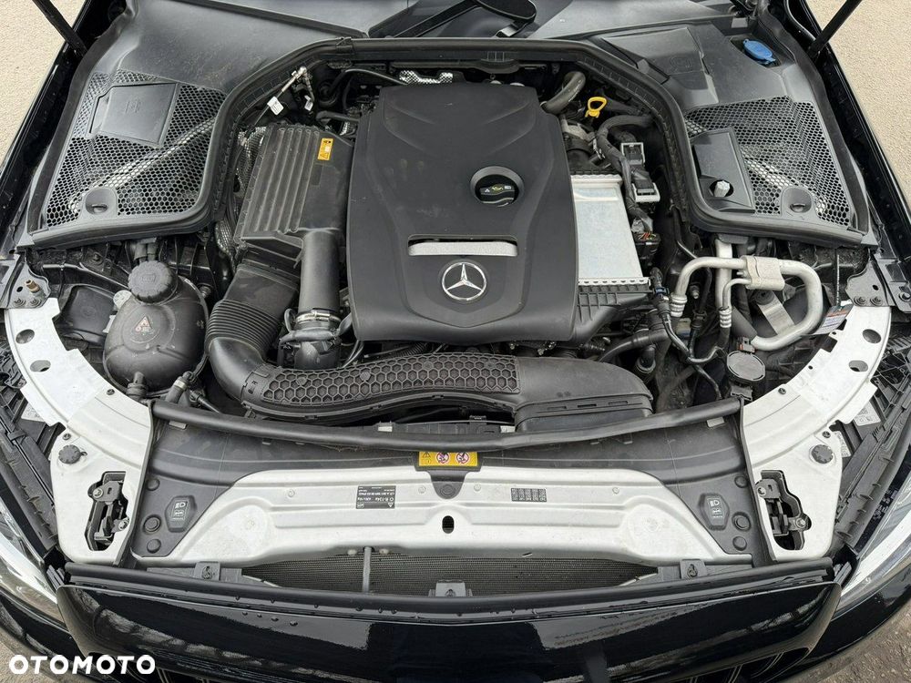 Mercedes-Benz Klasa C 200 4Matic 9G-TRONIC - 29