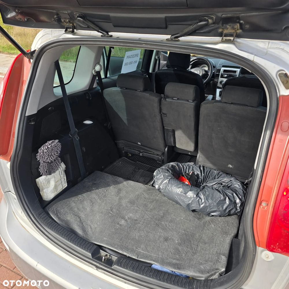 Mazda 5 - 8