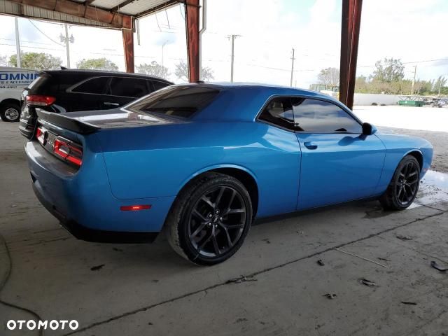 Dodge Challenger - 7