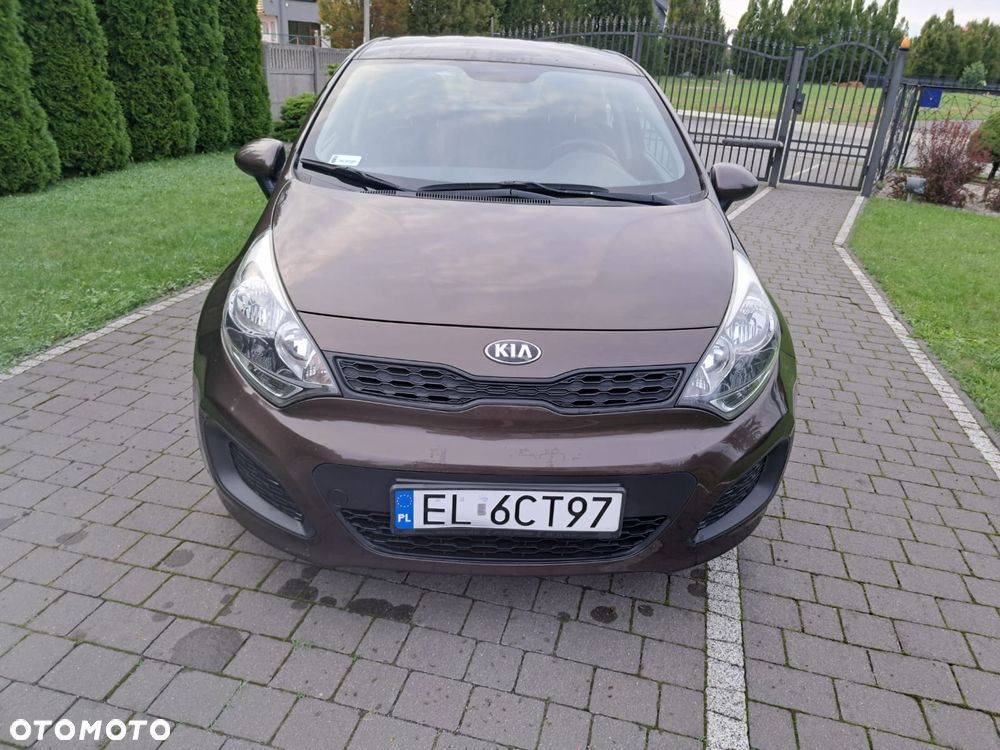 Kia Rio 1.2 L - 1