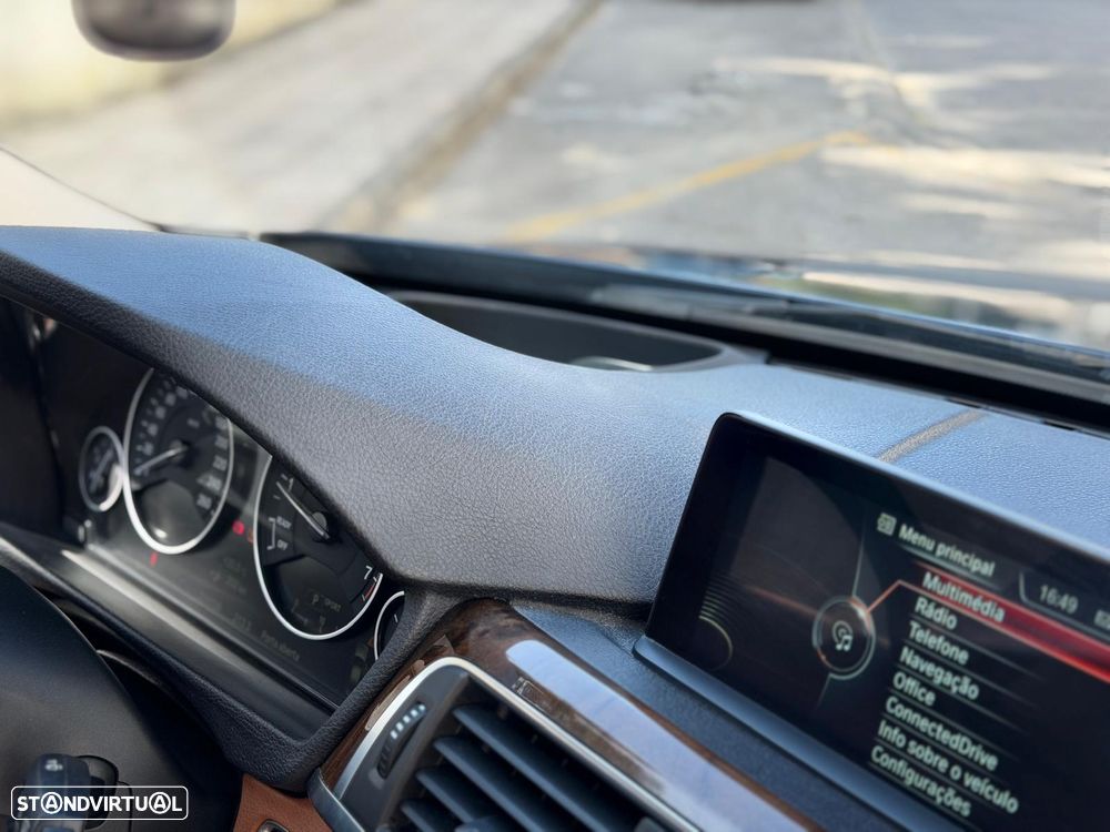 BMW 330 e iPerformance Line Luxury - 31