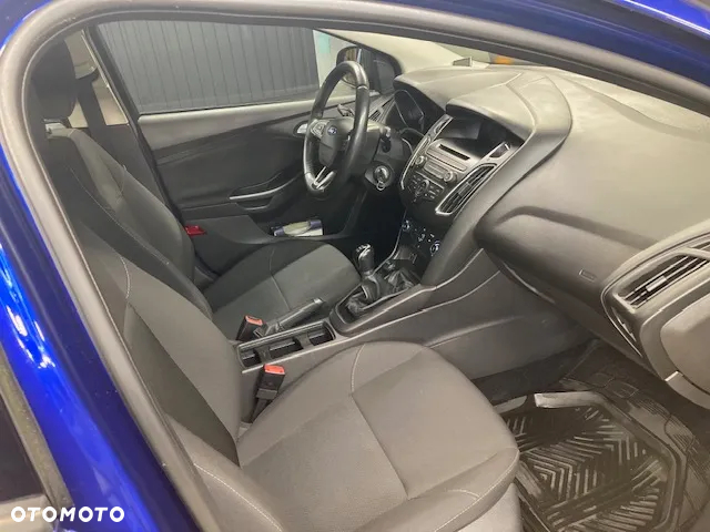 Ford Focus 1.6 Trend - 8