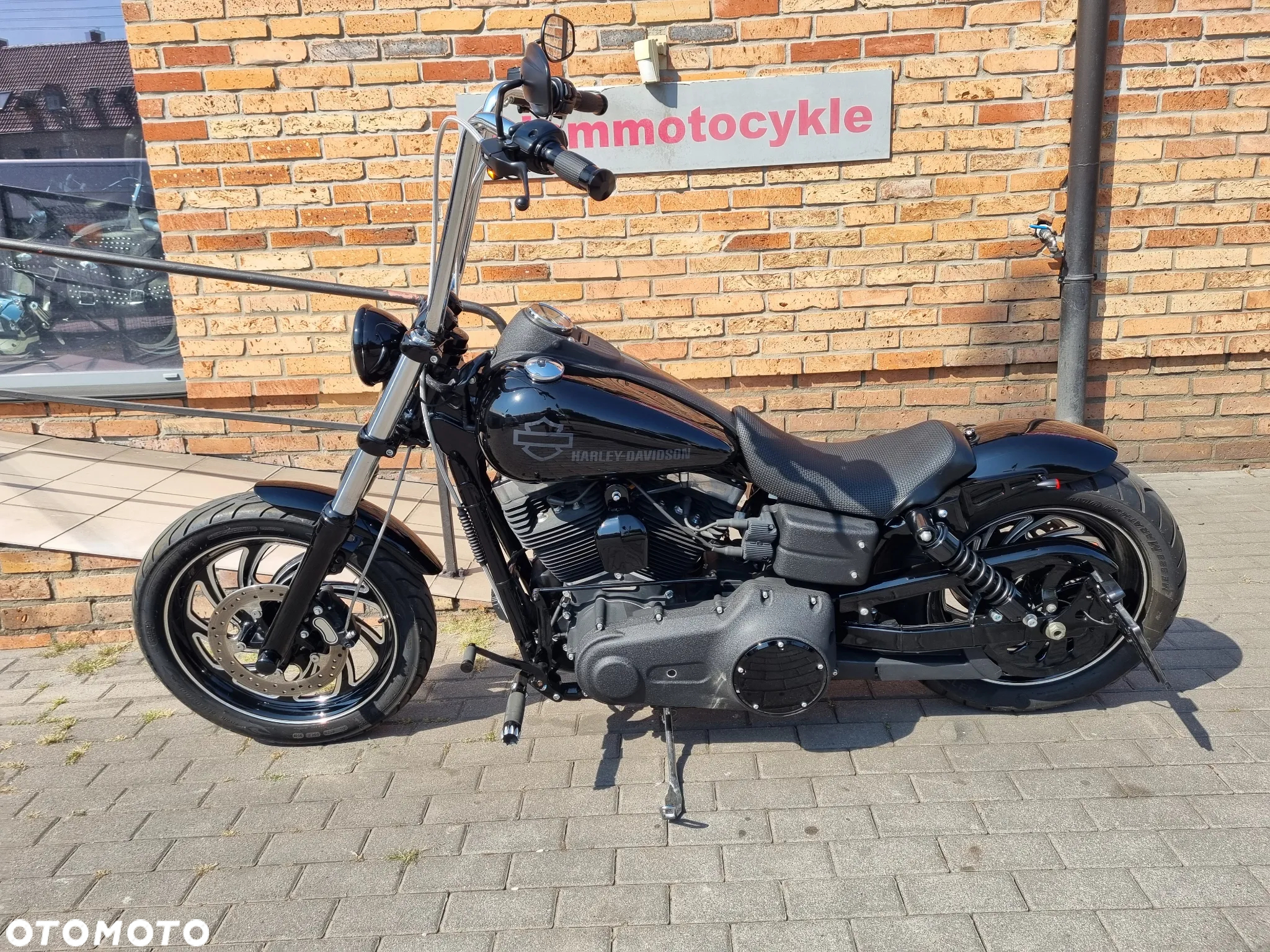 Harley-Davidson Dyna Street Bob - 8