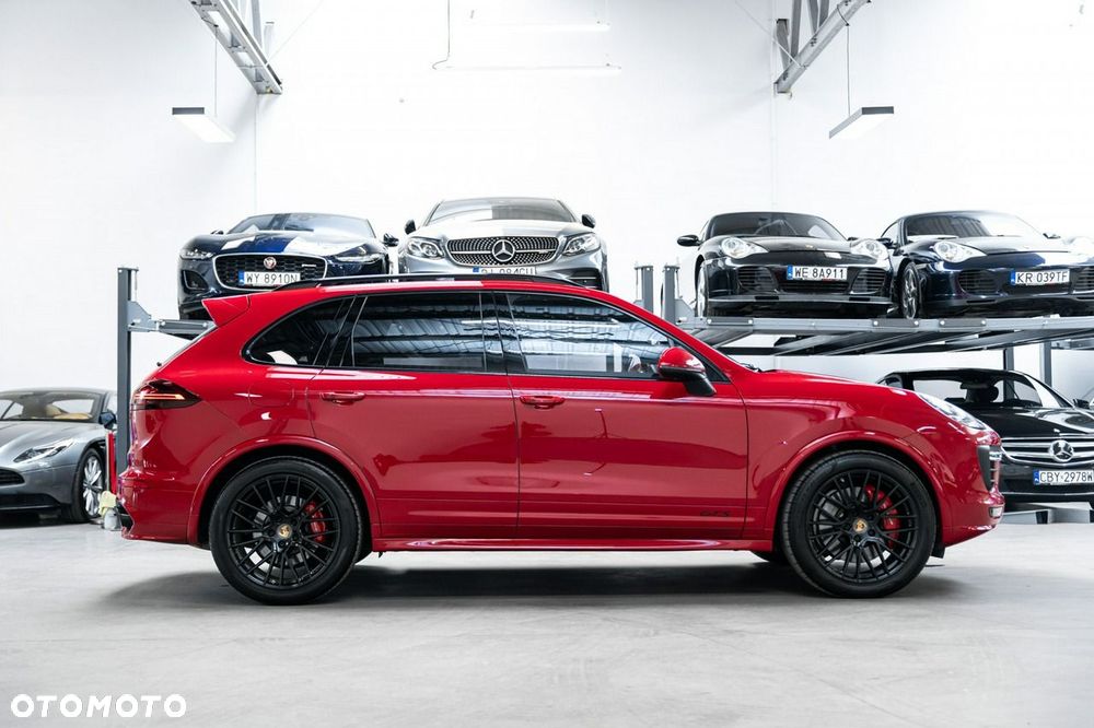 Porsche Cayenne GTS - 7