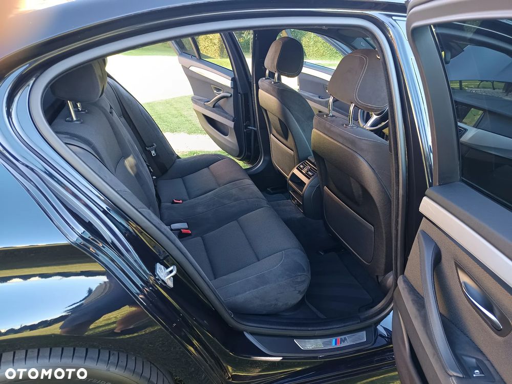 BMW Seria 5 520d xDrive - 22