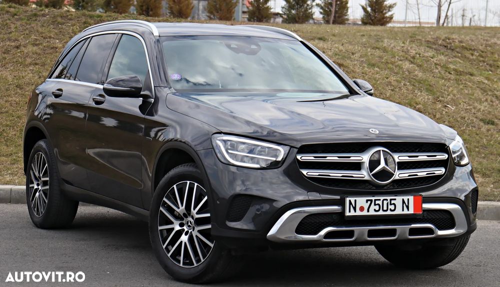 Mercedes-Benz GLC 300 e 4MATIC - 2