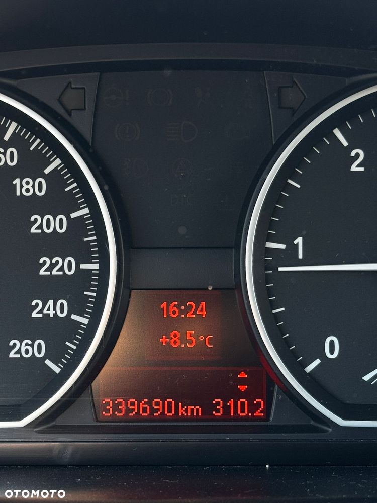 BMW Seria 1 120d DPF - 11