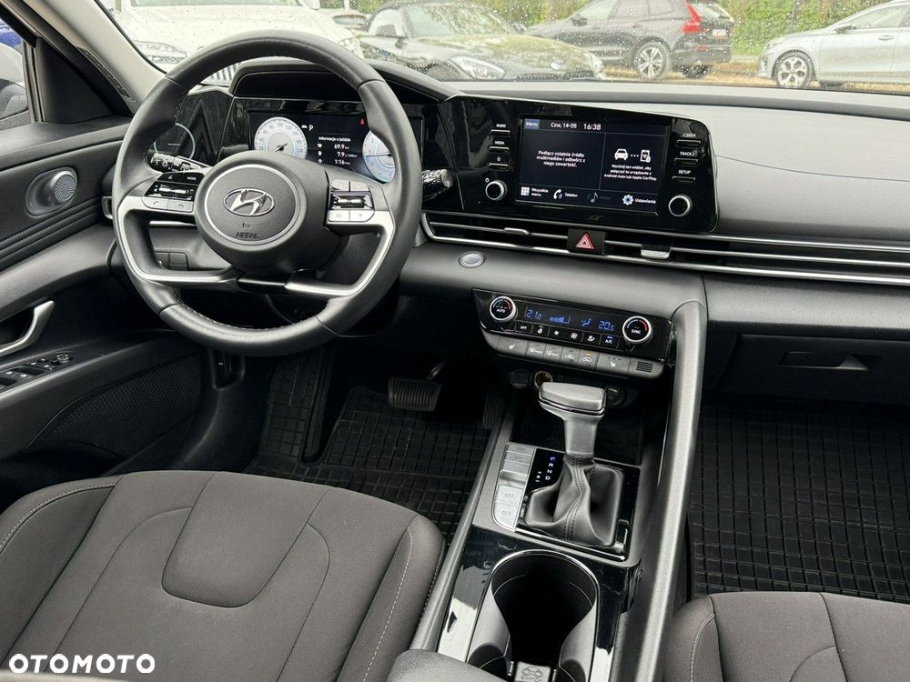Hyundai Elantra 1.6 Smart CVT - 21