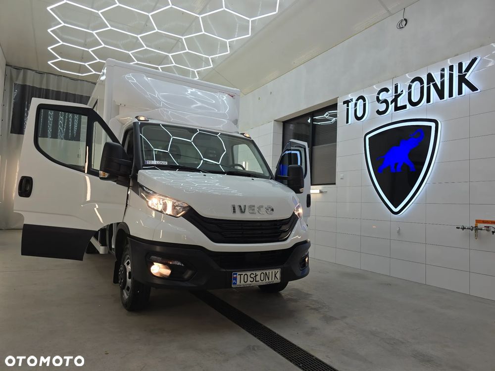 Iveco DAILY 50C18 KONTENER 8-PALET WINDA-1Tona SALON PL SERWIS ASO IVECO DO OSTATNIEGO Km TEMPOMAT FOTEL KIEROWCY PNEUMATYCZNY DOŚWIETLANIE ZAKRĘTÓW KLIMA ELEKTRYKA - 29