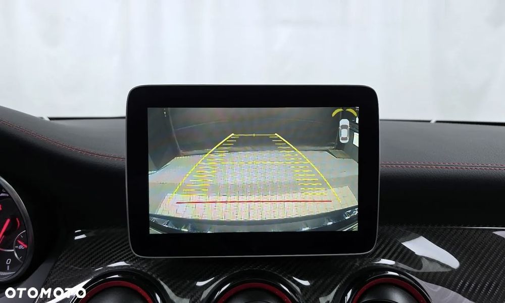 Mercedes-Benz GLA - 15
