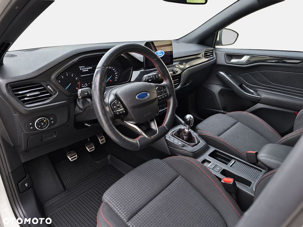 Ford Focus 1.5 EcoBoost ST-Line - 12