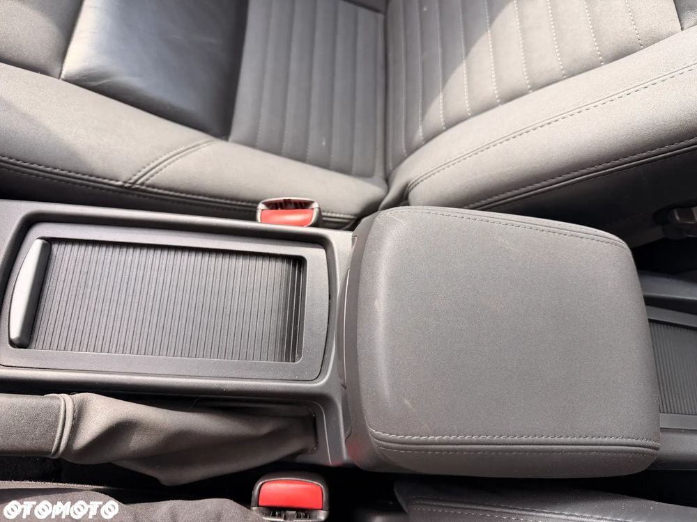 Volvo C70 2.4i Momentum - 22