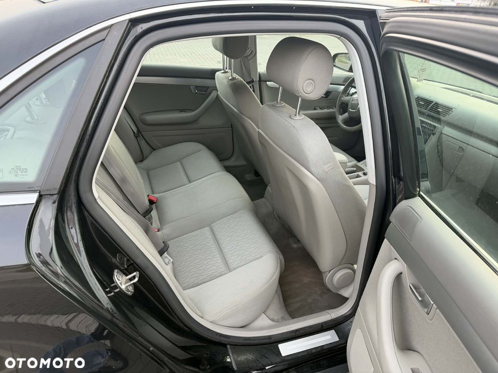Audi A4 Limousine - 7