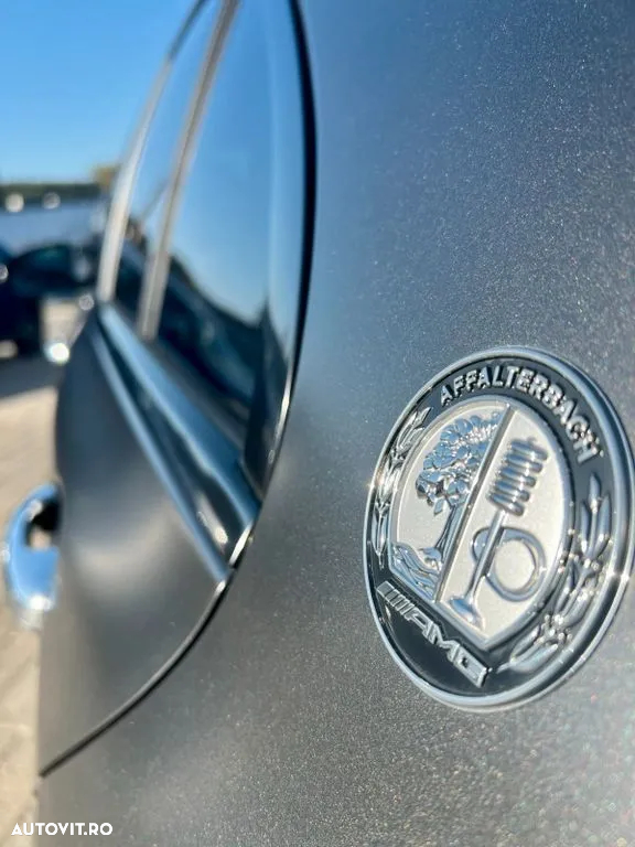 Mercedes-Benz E AMG 63 S 4MATIC - 12