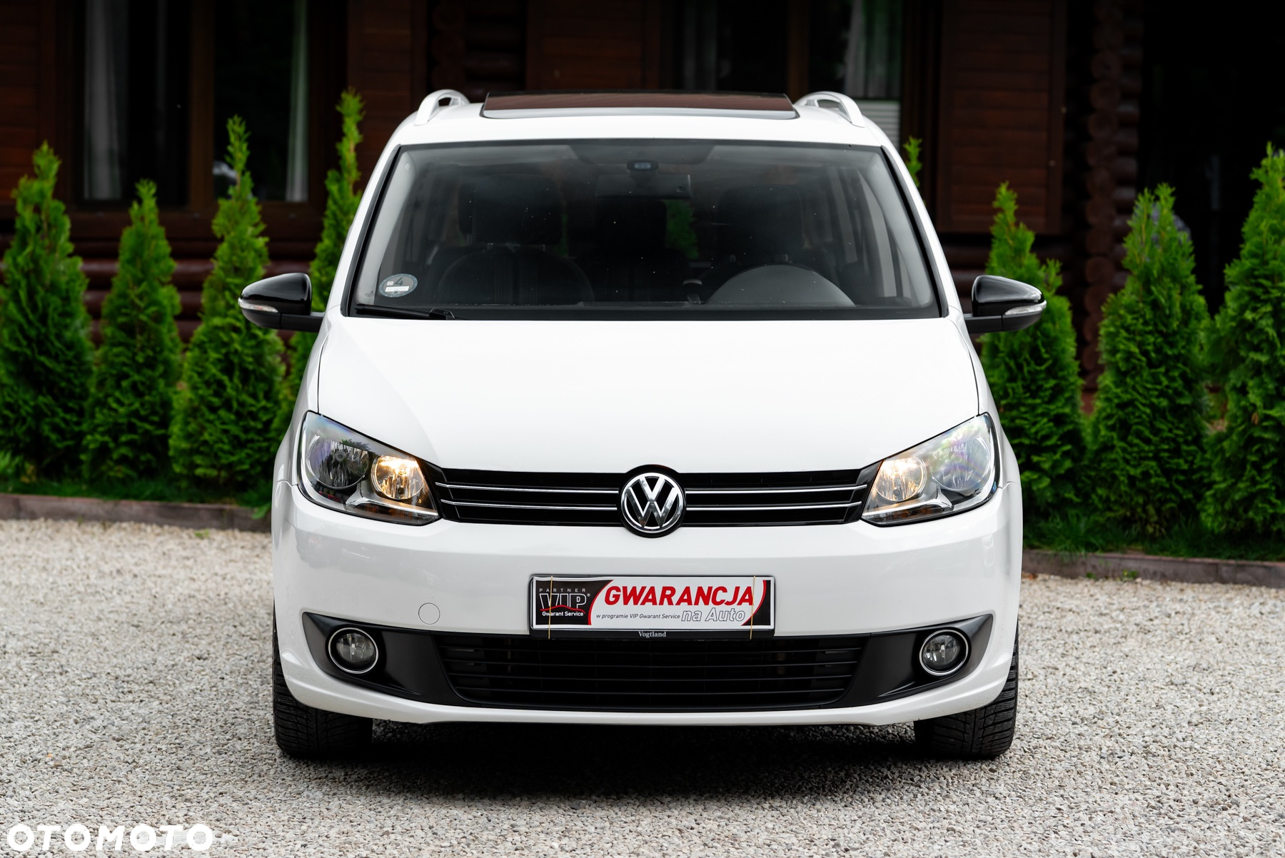 Volkswagen Touran 2.0 TDI DPF BlueMotion Technology MATCH - 4