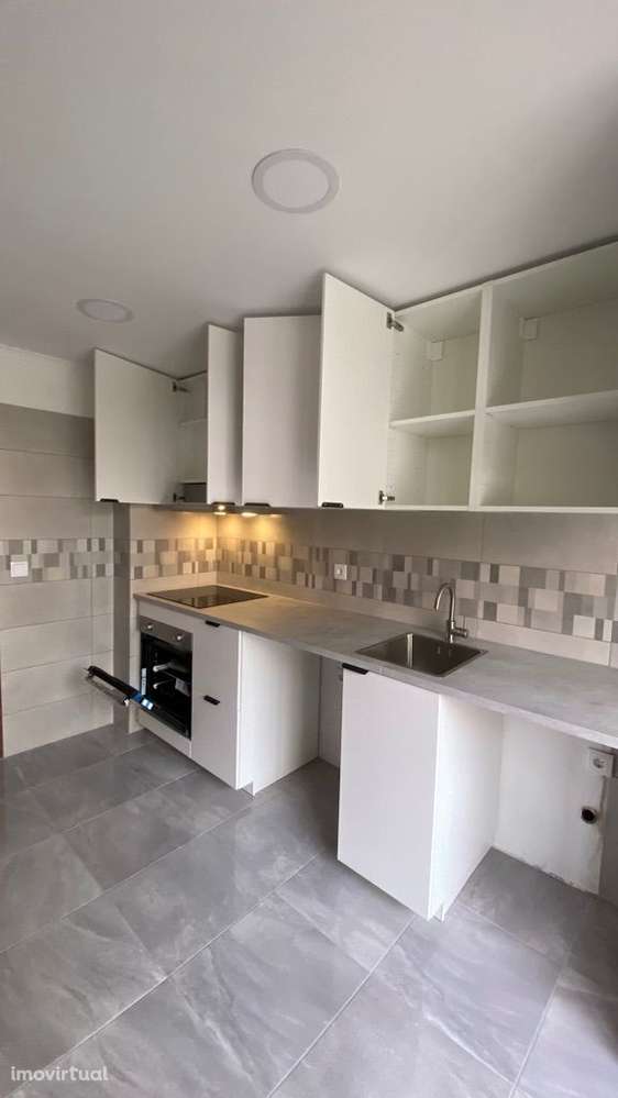 Apartamento T1 totalmente remodelado em Almada - Grande imagem: 4/33