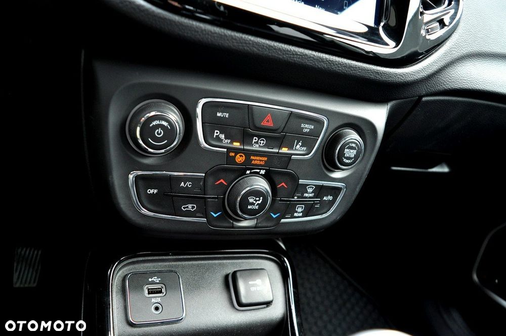 Jeep Compass 1.4 TMair Limited FWD S&S - 35