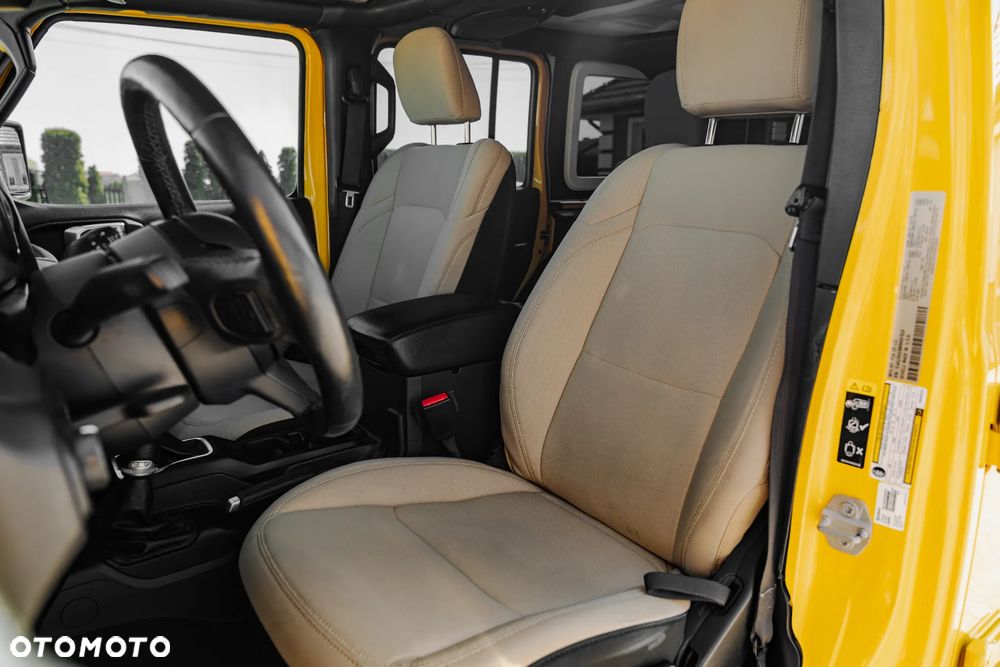 Jeep Wrangler - 24