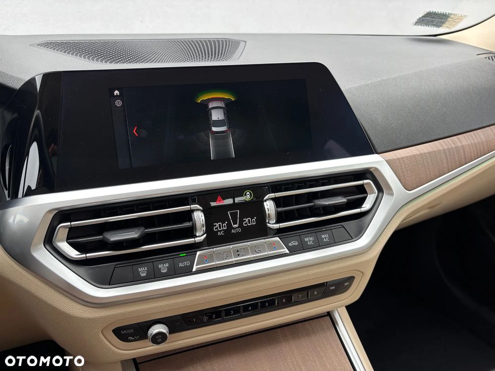 BMW Seria 3 318d Sport Line - 16