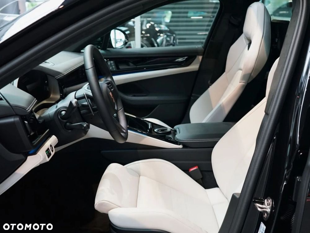 Porsche Panamera GTS - 8