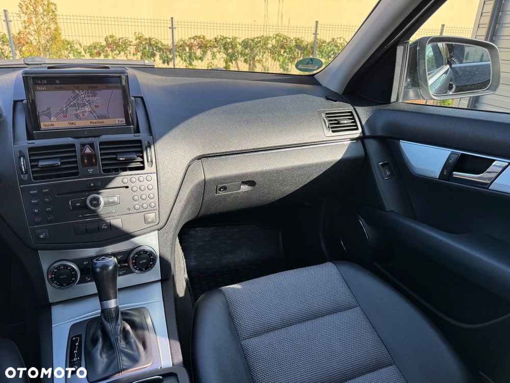 Mercedes-Benz Klasa C 200 T 7G-TRONIC Avantgarde Edition - 30