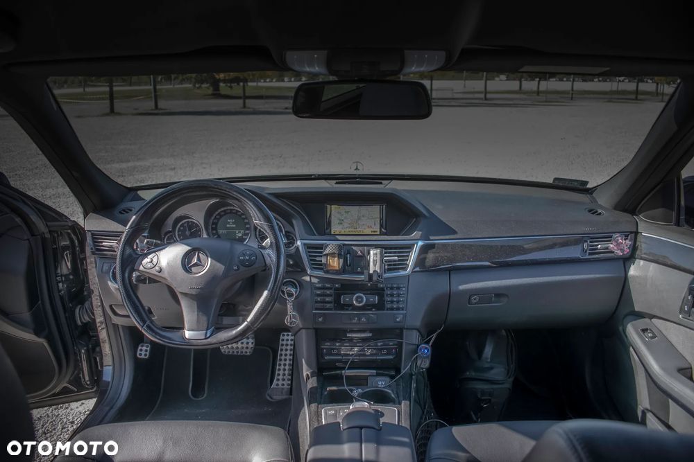 Mercedes-Benz E-Class 2010 photo 5