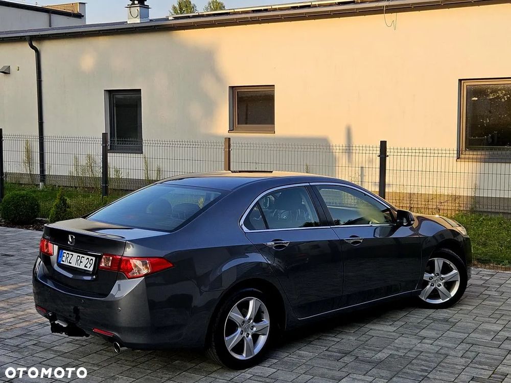Honda Accord 2.0 Executive - 9