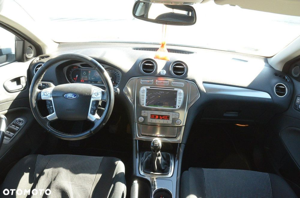 Ford Mondeo - 23
