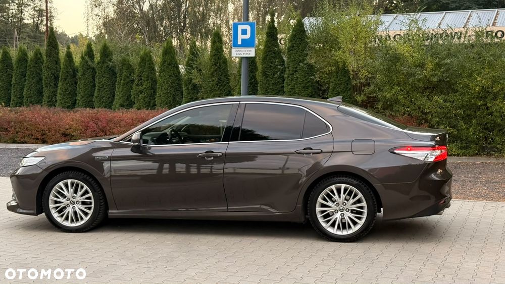 Toyota Camry - 19
