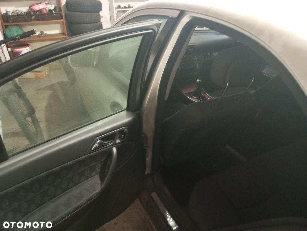 Mercedes-Benz Klasa C 220 CDI Classic - 8
