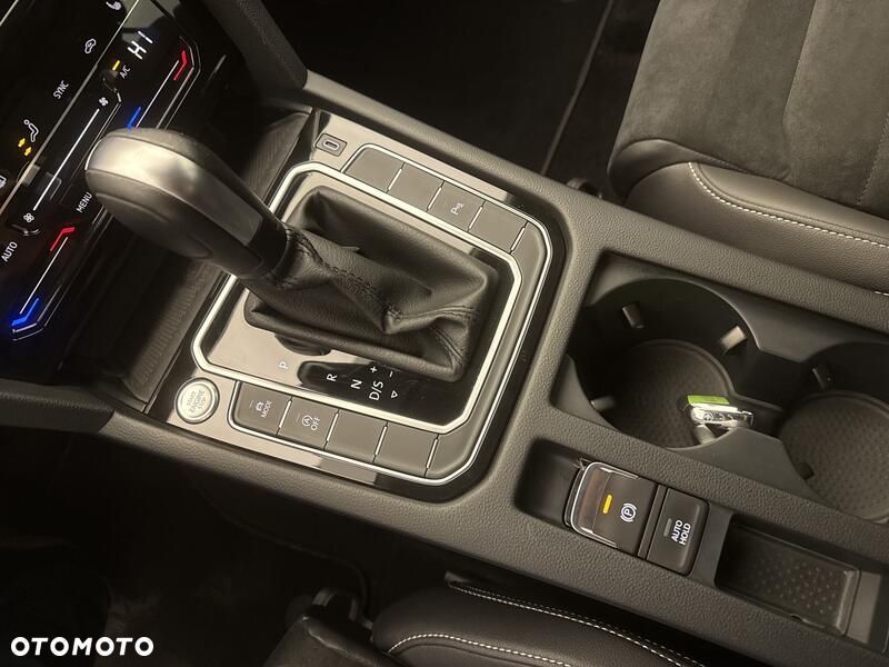 Volkswagen Passat - 18