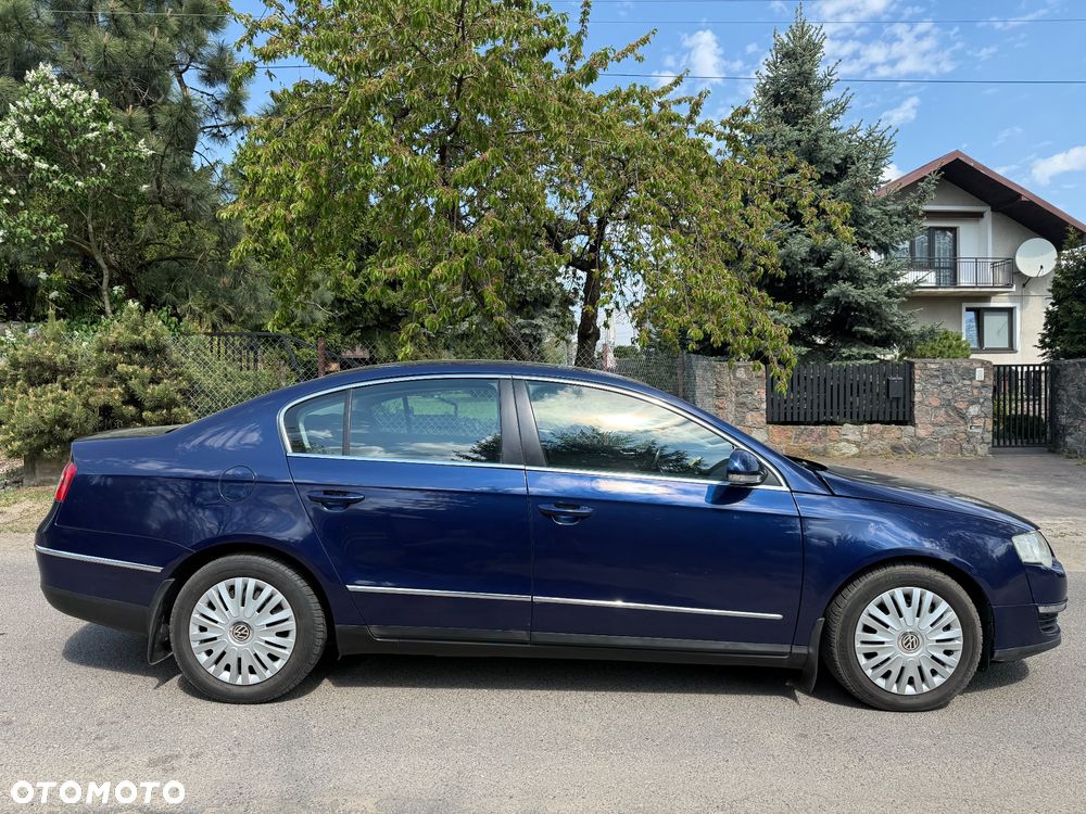 Volkswagen Passat 1.9 TDI DPF BlueMotion - 5