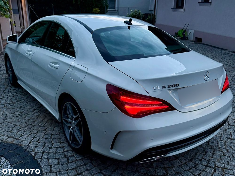 Mercedes-Benz CLA 200 7G-DCT AMG Line - 10