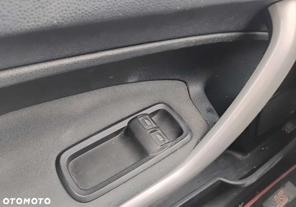 Ford Fiesta - 12