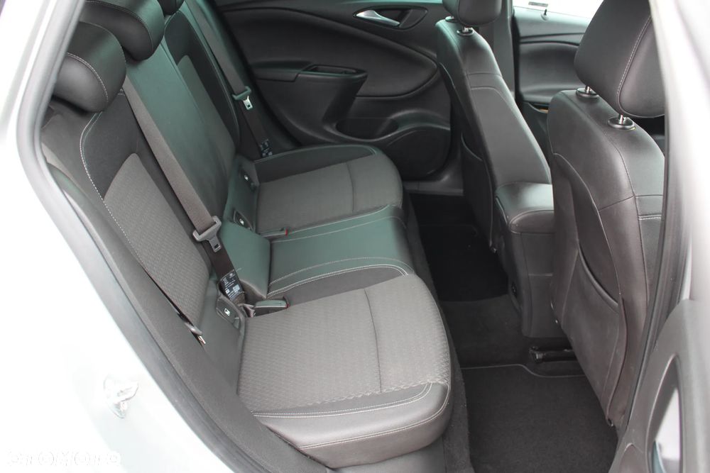 Opel Astra 1.6 D (CDTI) Innovation - 11