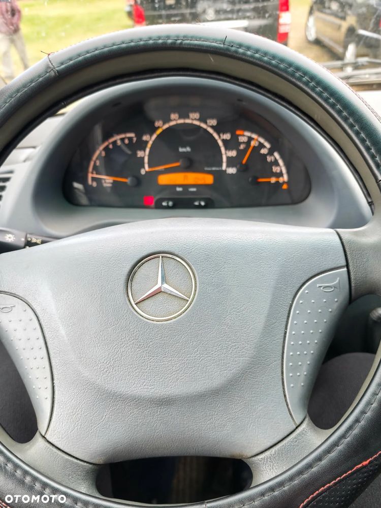 Mercedes-Benz Sprinter - 10