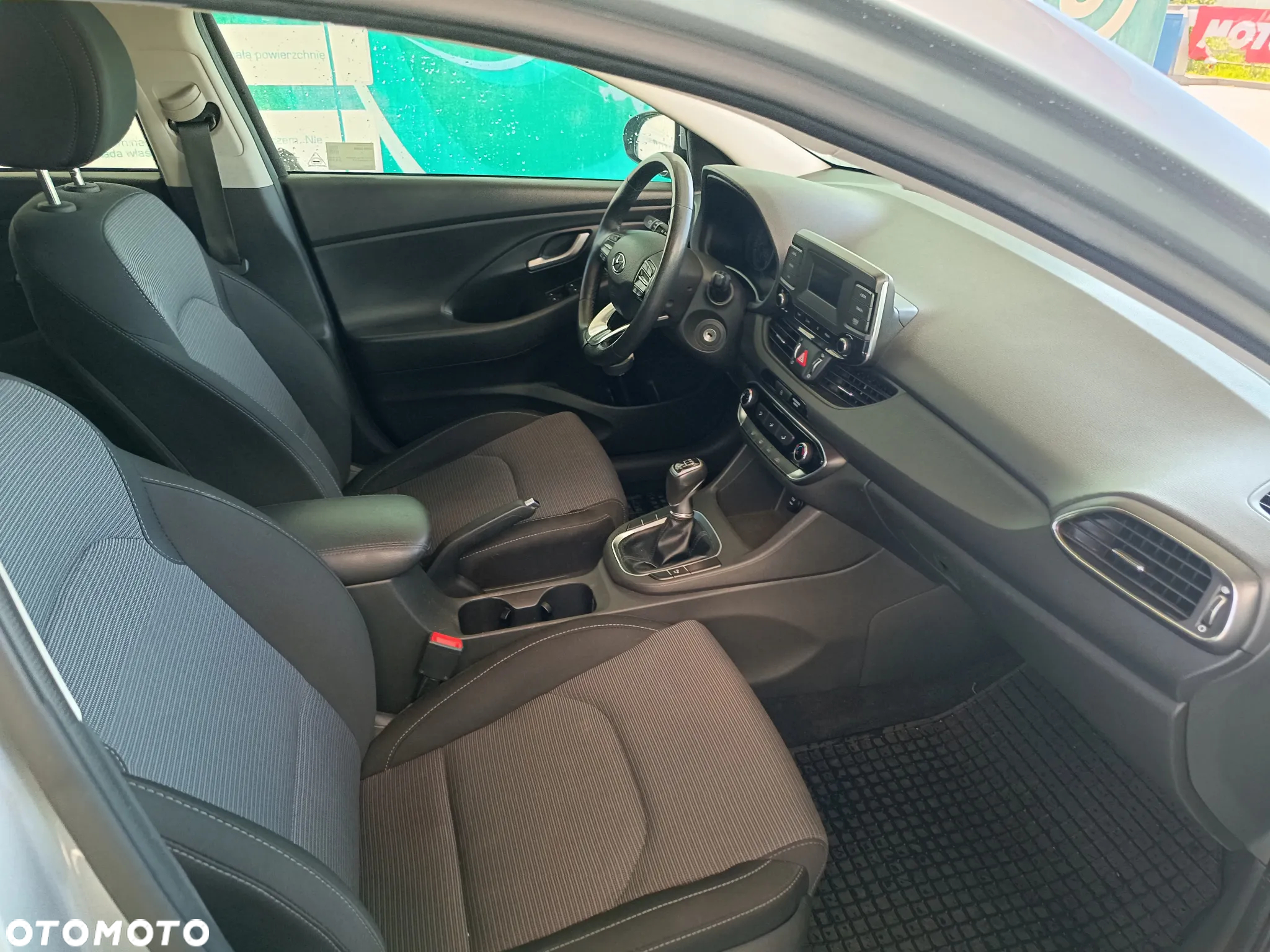 Hyundai i30 1.5 DPI Classic + - 26