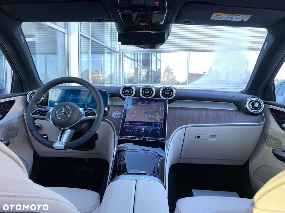Mercedes-Benz GLC - 25