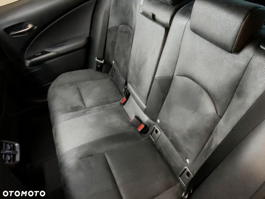 Lexus UX - 16