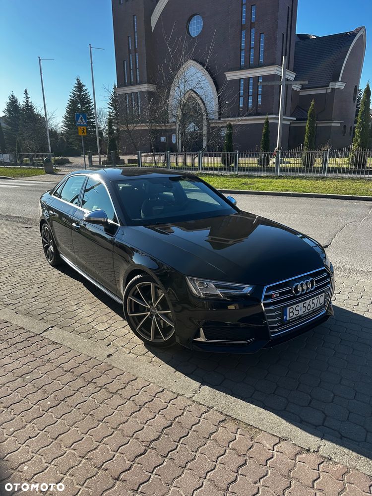 Audi S4 Limousine - 1