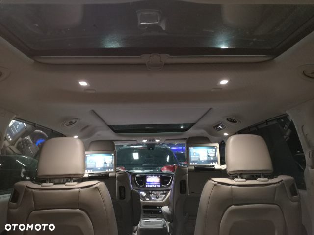 Chrysler Pacifica - 6