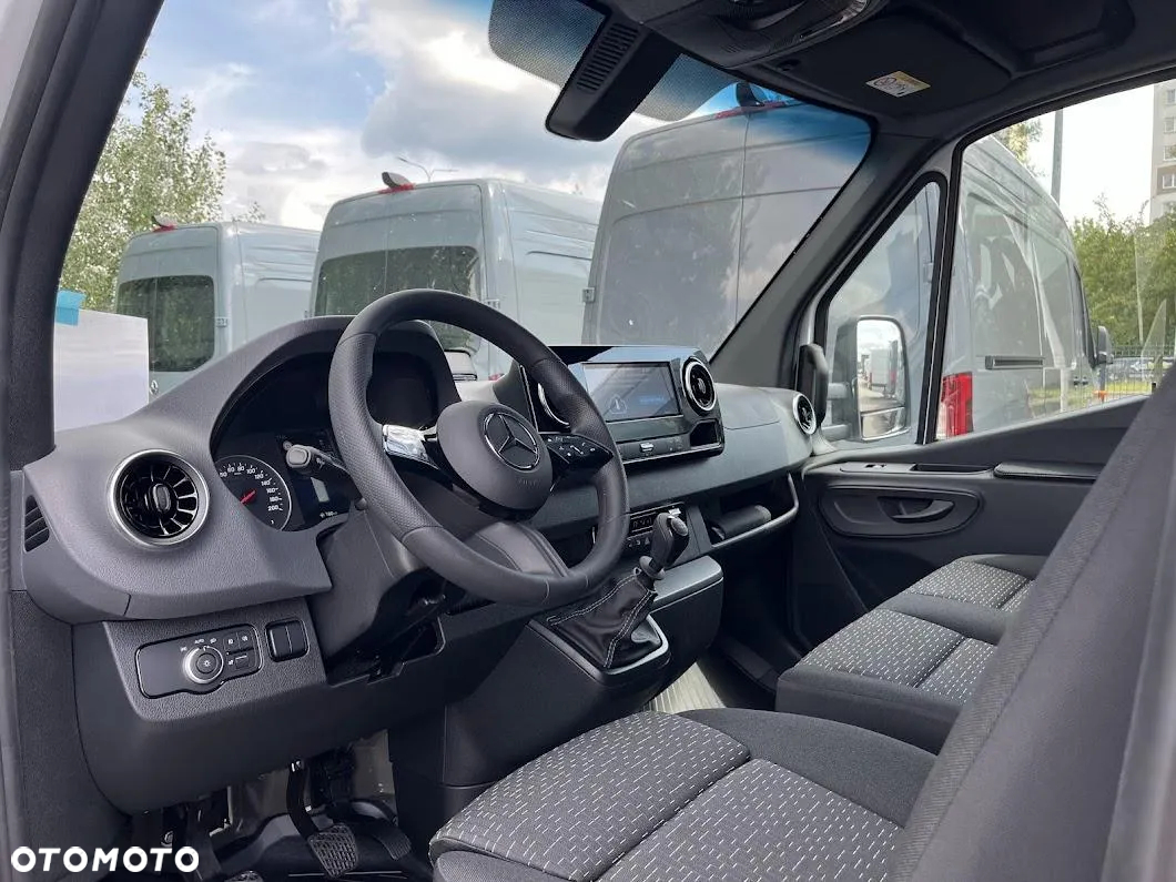 Mercedes-Benz Sprinter - 6