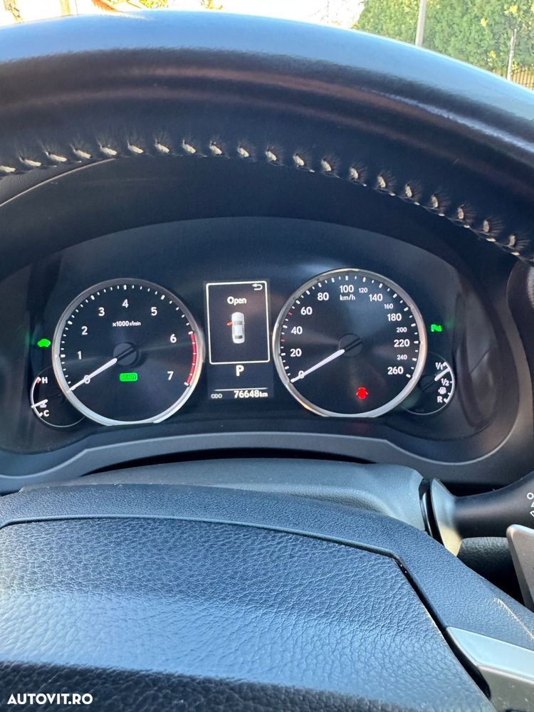 Lexus Seria IS 300h Executive - 9